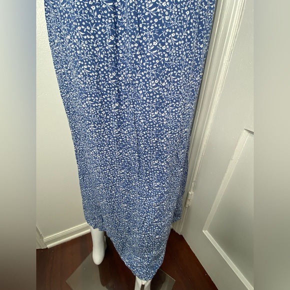 Blue and White Floral %100 Rayon Maxi Dress. - Picture 6 of 8